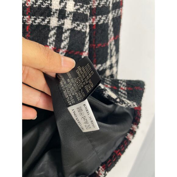 Vintage Liz Claiborne black, red plaid wool blazer 10p - Picture 4 of 7